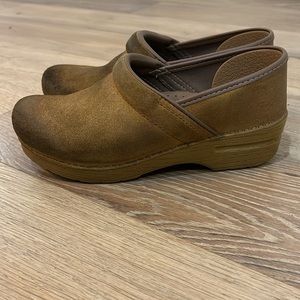Dansko Professional Suede Clog Size 39